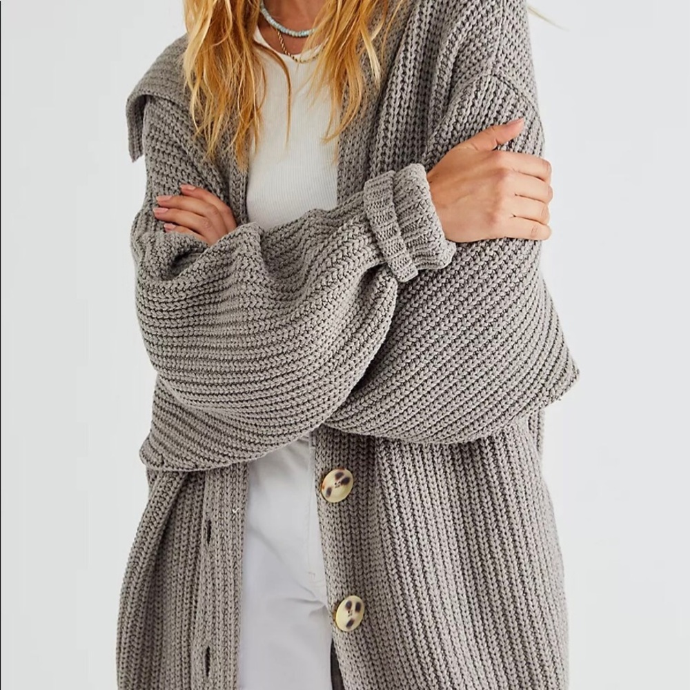 GORGEOUS Free people swim too deep. Slouchy sweater